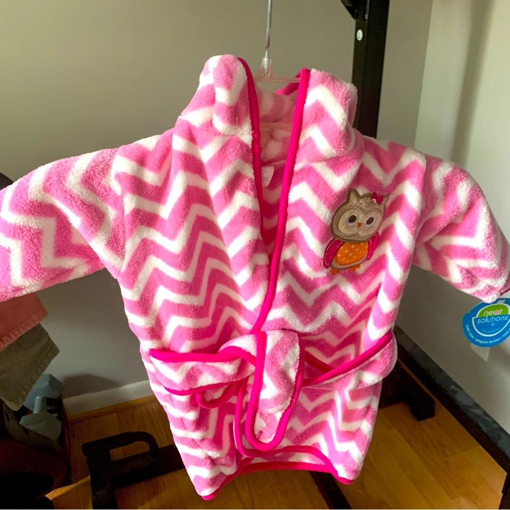 NWT  Baby Girl Fleece  Bath Robe  Size 0-9 M